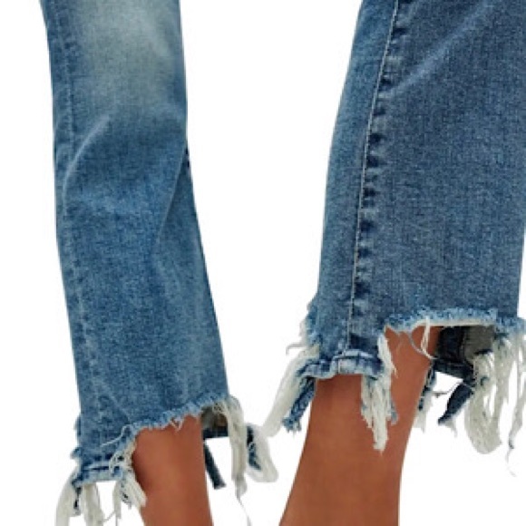 “NEW” 7 For All Mankind High-Rise Slim Kick Jean - Picture 3 of 7